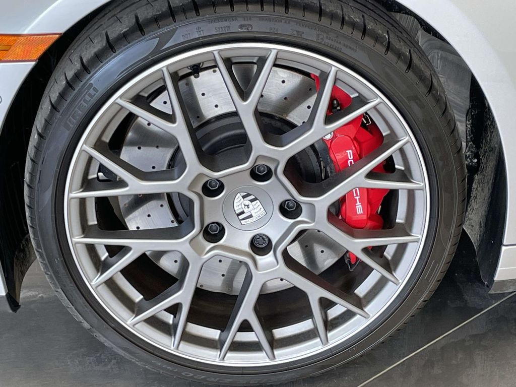 2025 Porsche 911 S photo 11