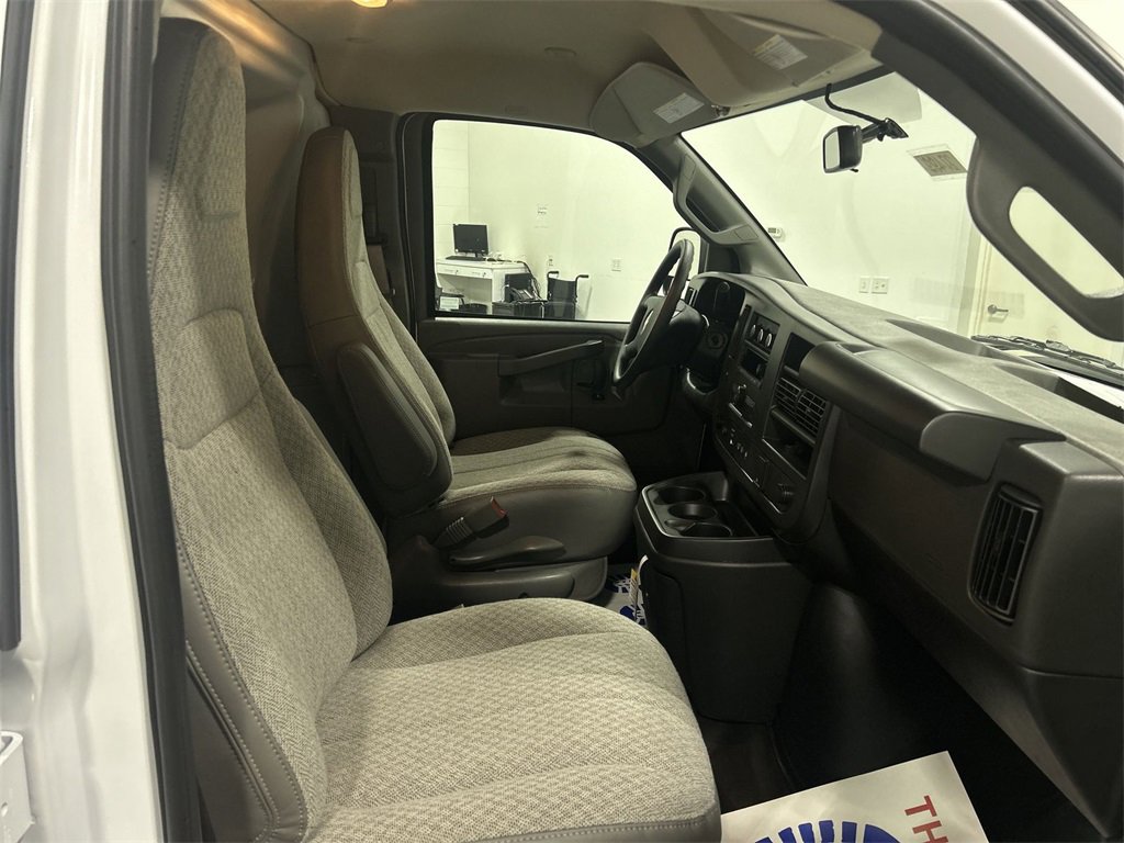 2025 Chevrolet Express Cargo 2500 photo 20