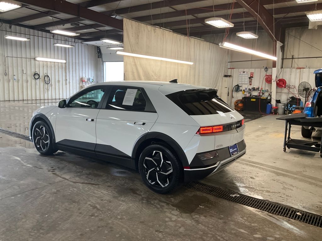2024 Hyundai Ioniq 5 SEL photo 3