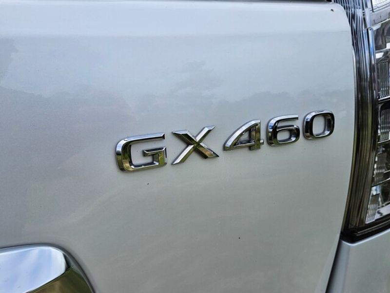 2023 Lexus GX 460 Premium photo 10