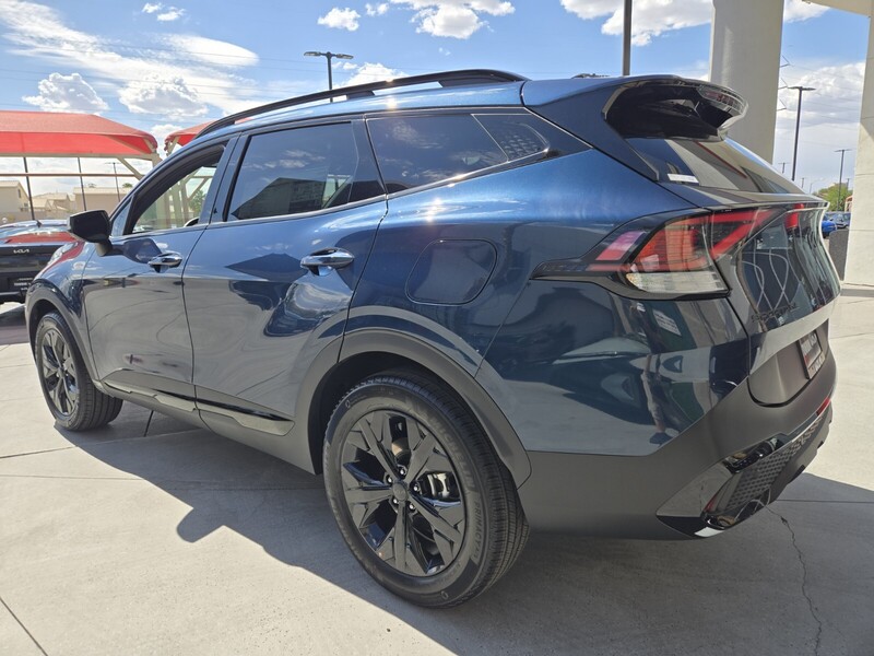 2025 Kia Sportage Plug-In Hybrid X-Line photo 4