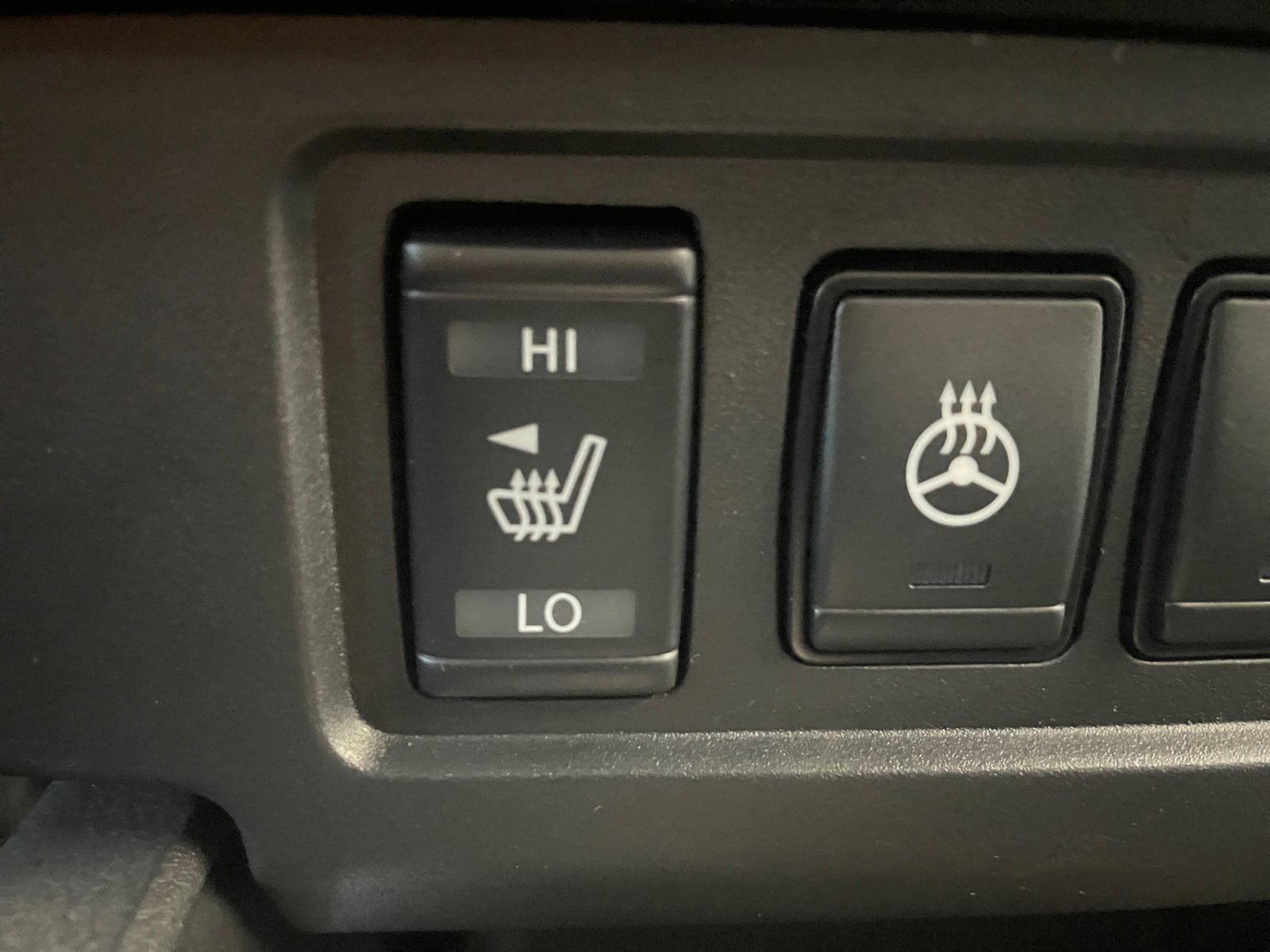 2025 Nissan Frontier SV photo 3
