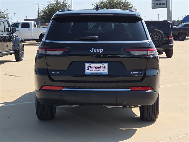 2025 Jeep Grand Cherokee Laredo X photo 3