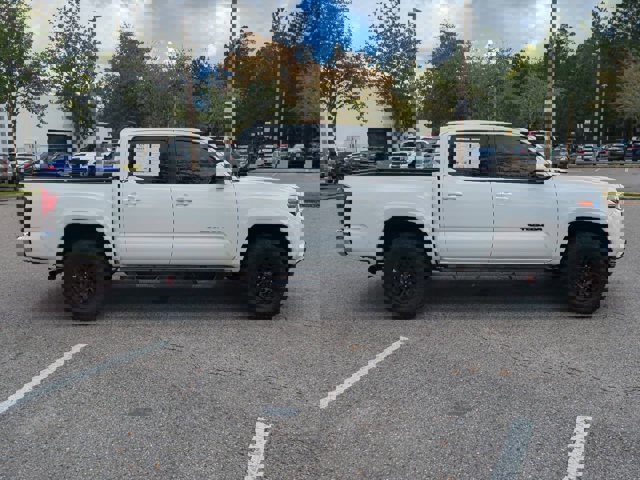 2021 Toyota Tacoma SR5 photo 4