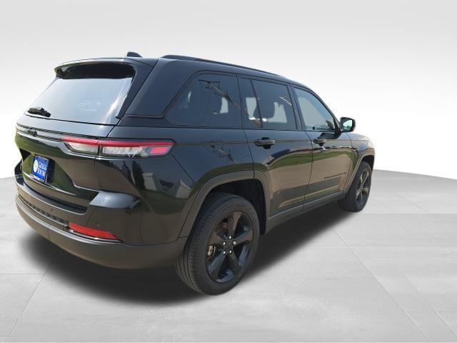 2022 Jeep Grand Cherokee Altitude photo 5