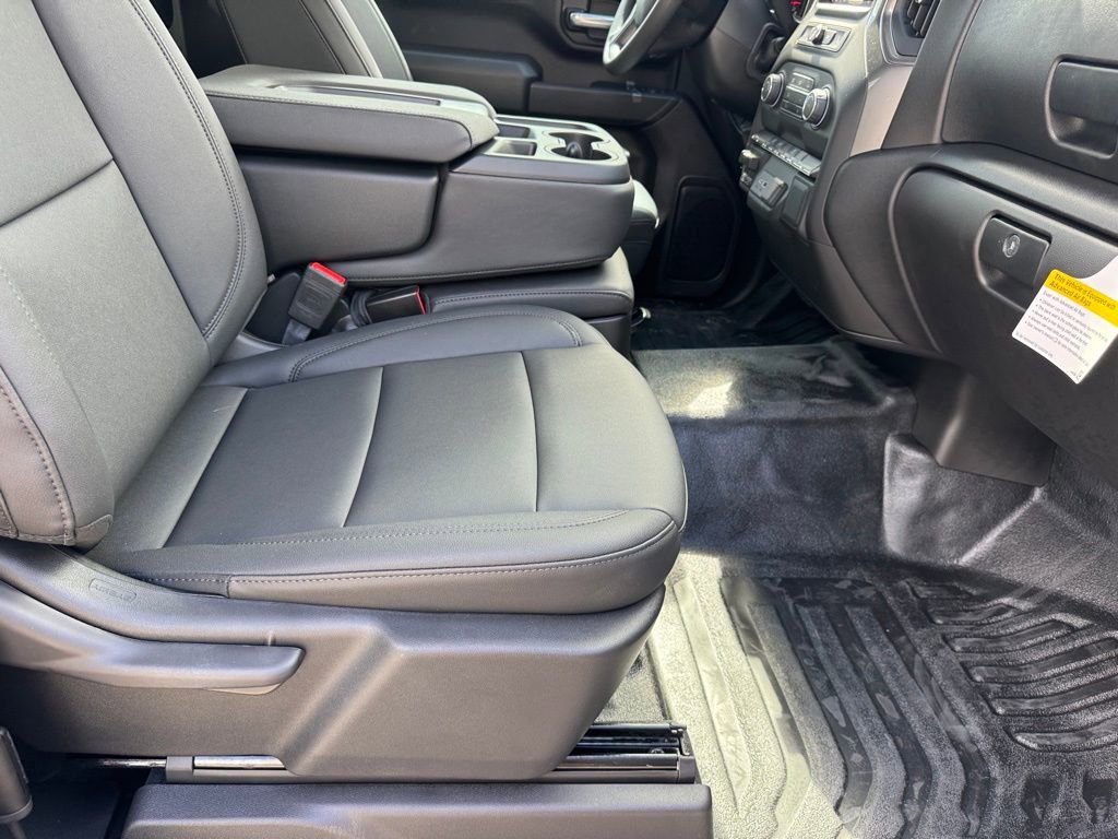 2025 Chevrolet Silverado 3500HD photo 13
