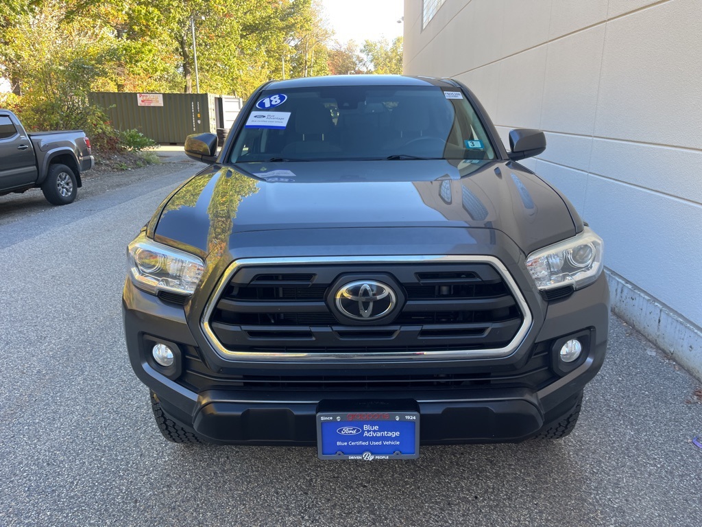 2018 Toyota Tacoma SR5 photo 2
