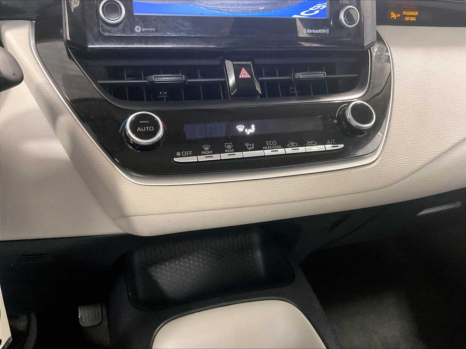 2022 Toyota Corolla LE photo 24