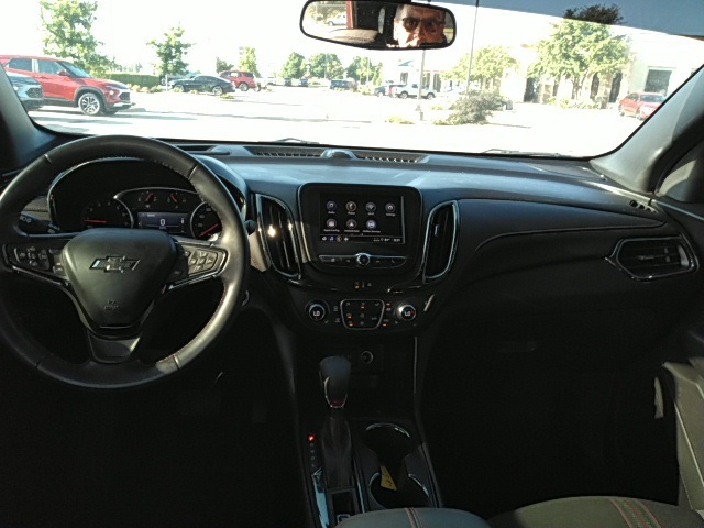 2022 Chevrolet Equinox RS photo 3