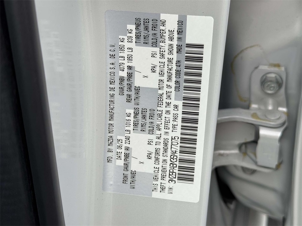 2025 Mazda Mazda3 2.5 Select Sport Base photo 28