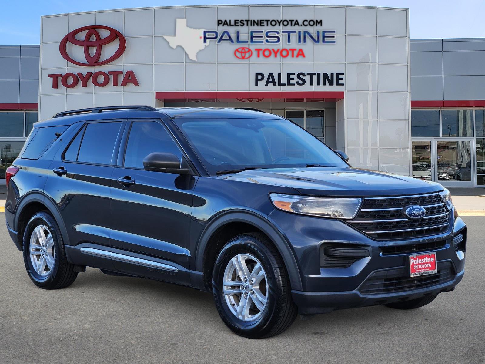 2022 Ford Explorer XLT's photo