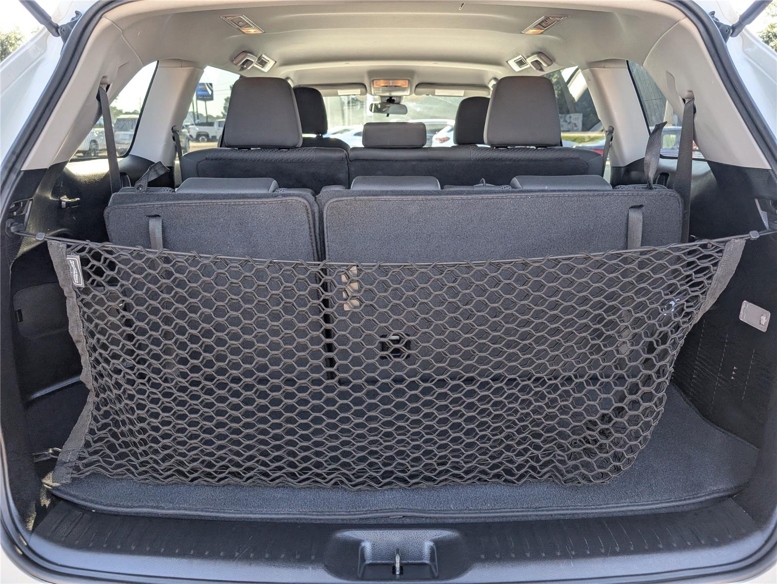 2018 Toyota Highlander LE photo 31
