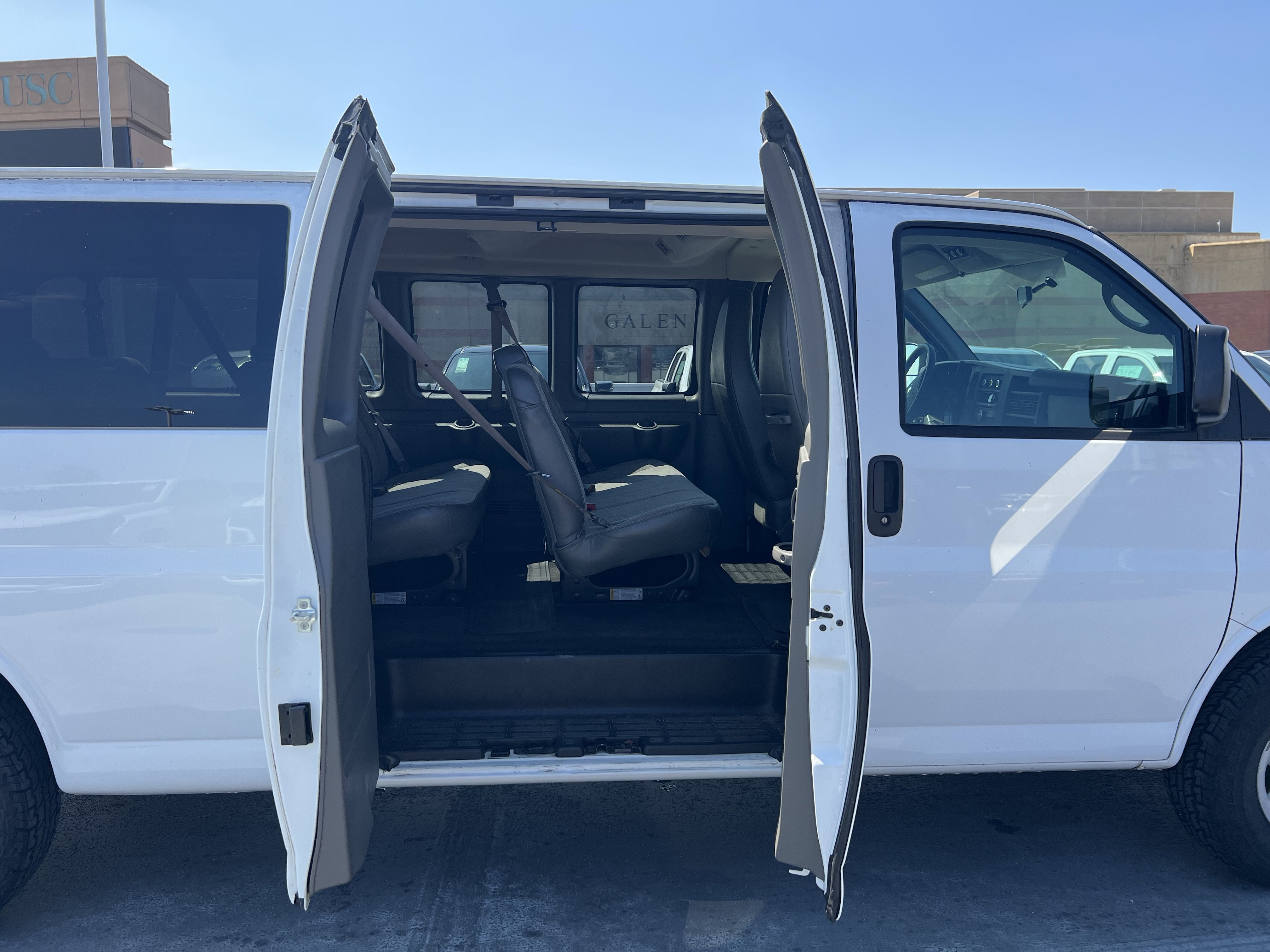 2013 Chevrolet Express Passenger 3500 LT photo 3