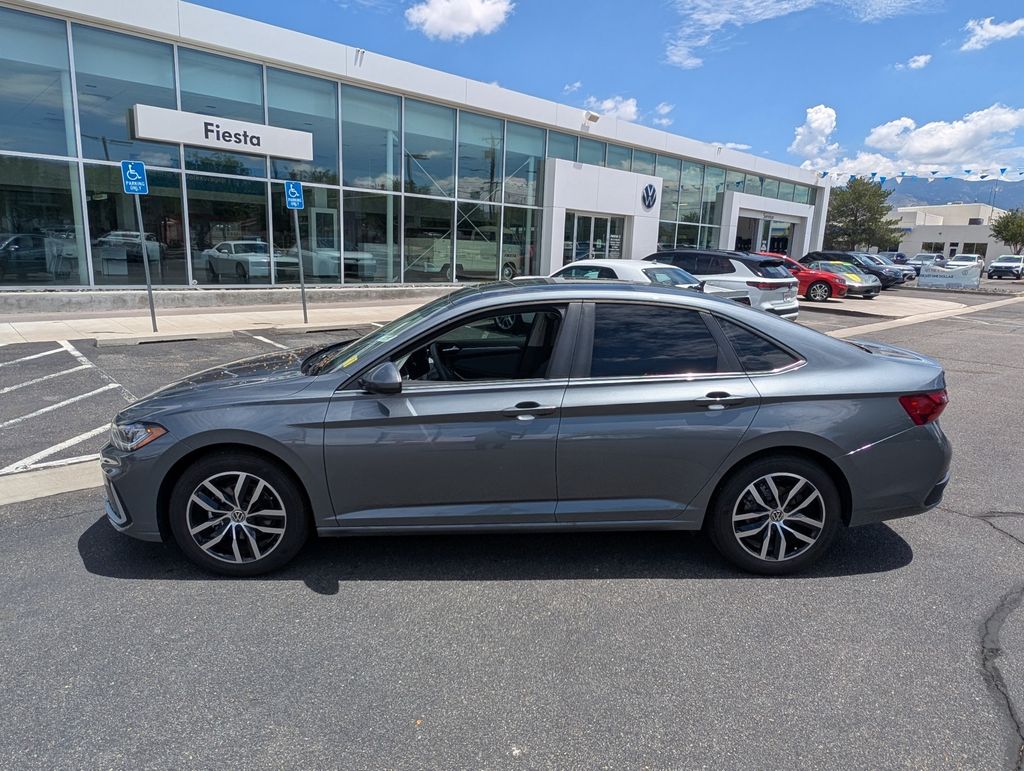 2025 Volkswagen Jetta 1.5T SE photo 8