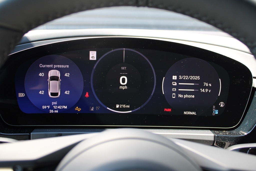 2025 Porsche Macan Electric photo 24