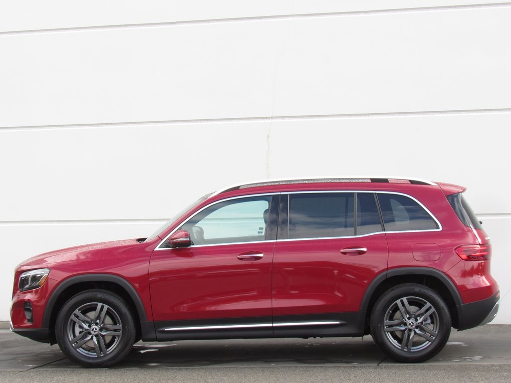 2025 Mercedes Benz GLB 250 4MATIC photo 4