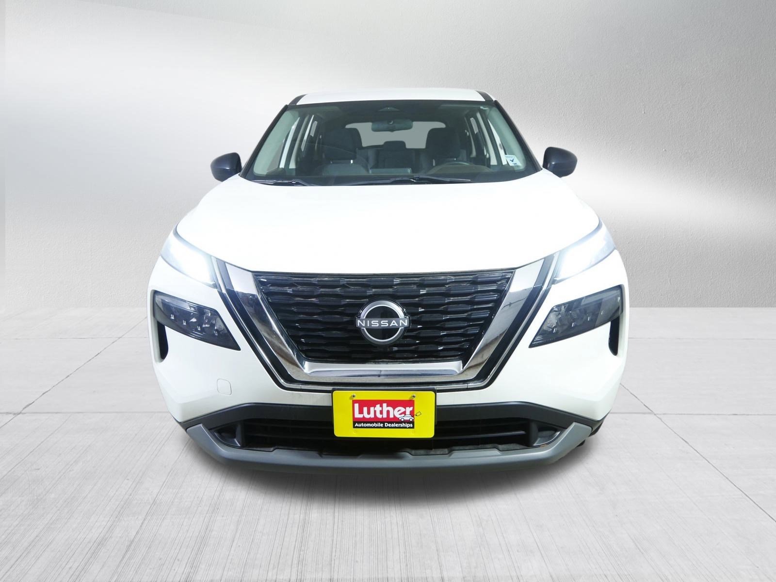 2022 Nissan Rogue S photo 2