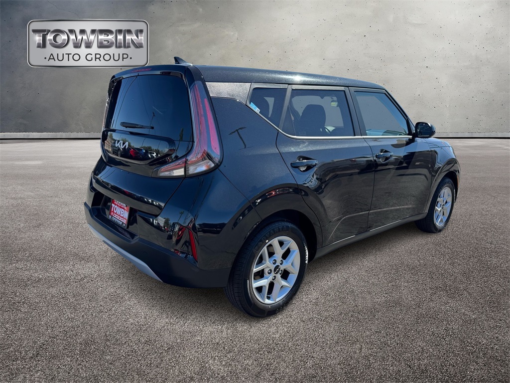 2023 Kia Soul LX photo 4