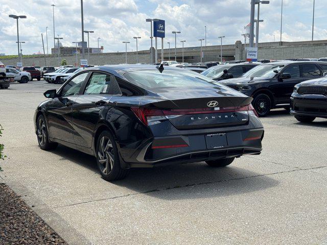 2025 Hyundai Elantra Hybrid Limited photo 8