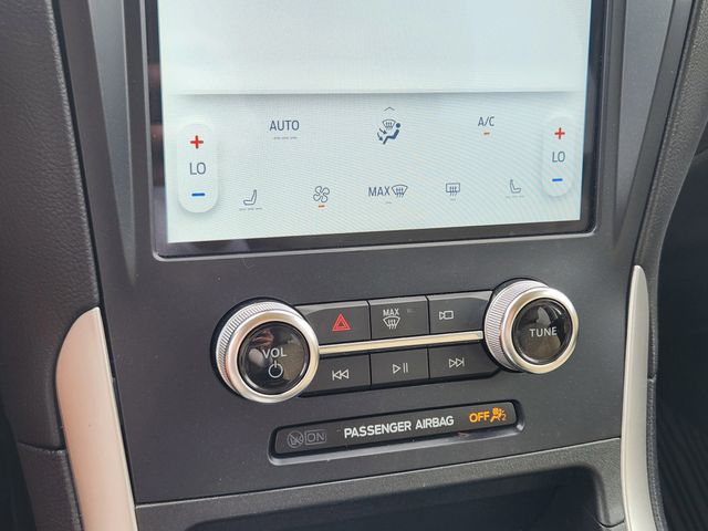 2024 Ford Edge SEL photo 17