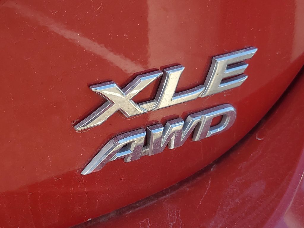 2023 Toyota Camry XLE photo 4