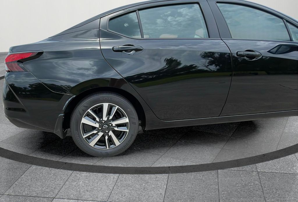 2025 Nissan Versa SV photo 10