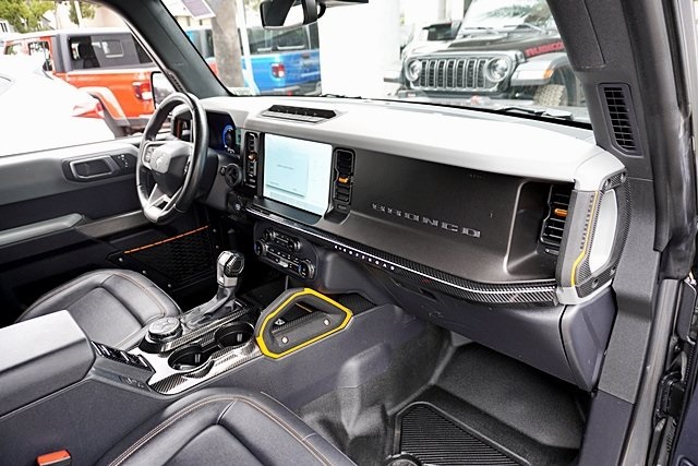 Used 2022 Gray Ford Badlands image 11