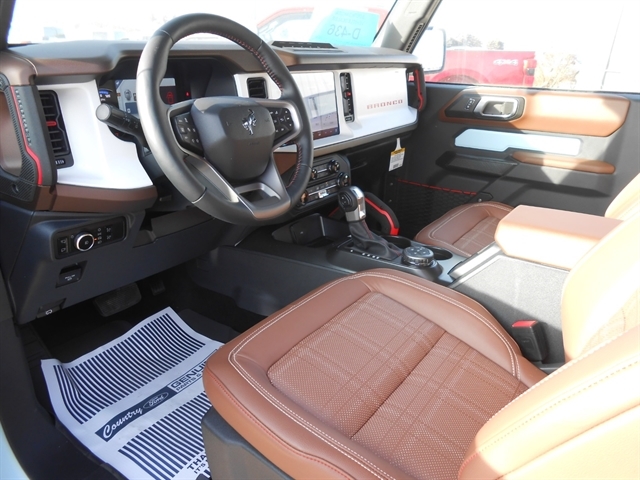 2024 Ford Bronco Heritage Limited First Edition photo 3
