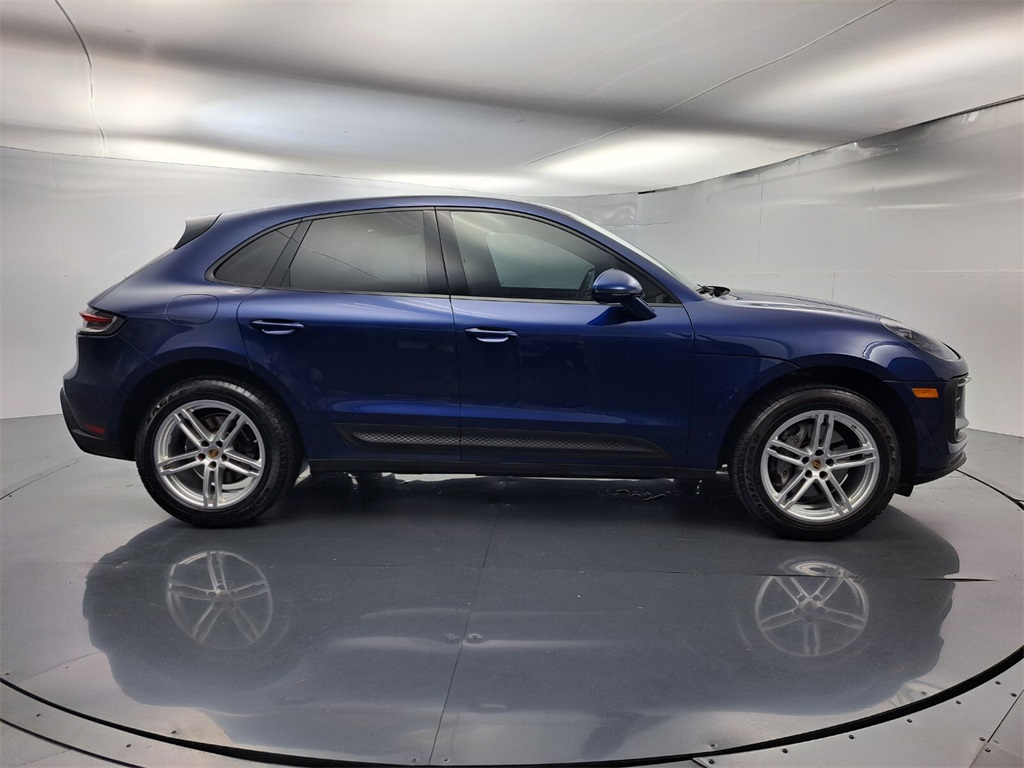 2022 Porsche Macan Base photo 8
