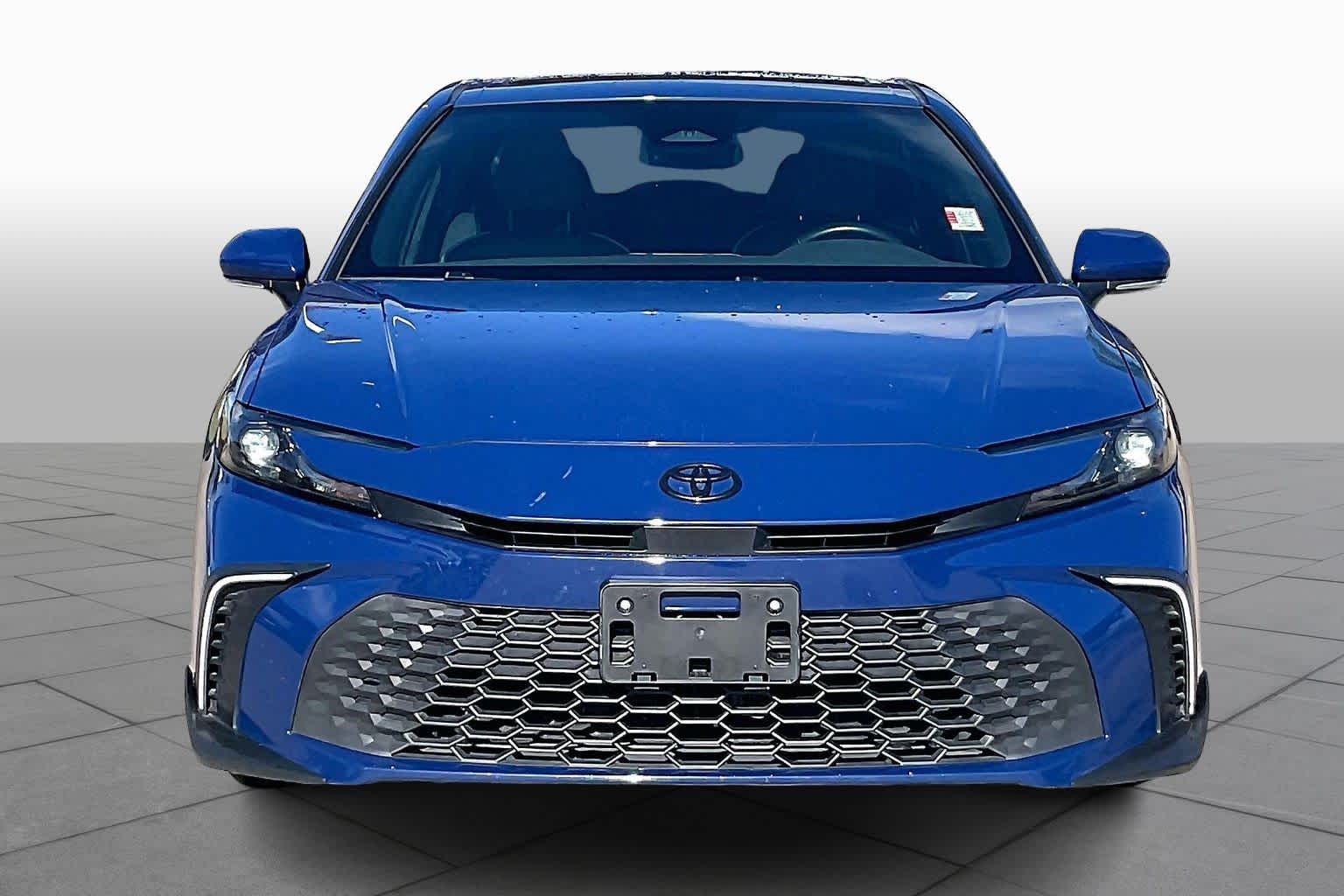 2025 Toyota Camry SE photo 3