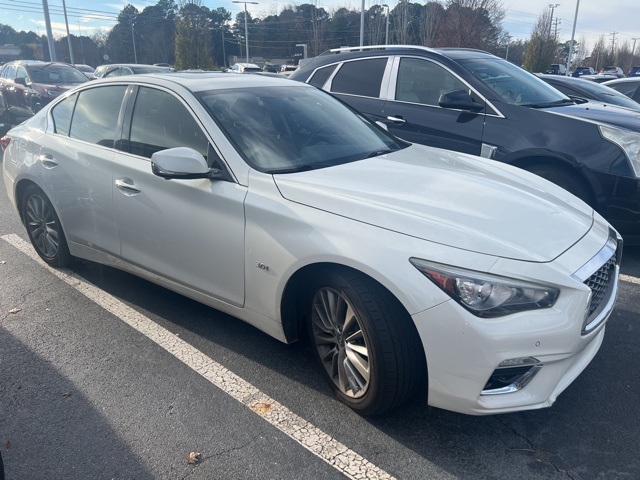 2018 Infiniti Q50 3.0t LUXE photo 3