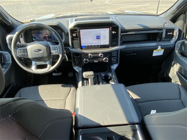 2025 Ford F-150 XLT photo 9