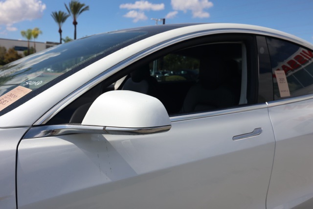 2020 Tesla Model 3 Standard Range Plus photo 10