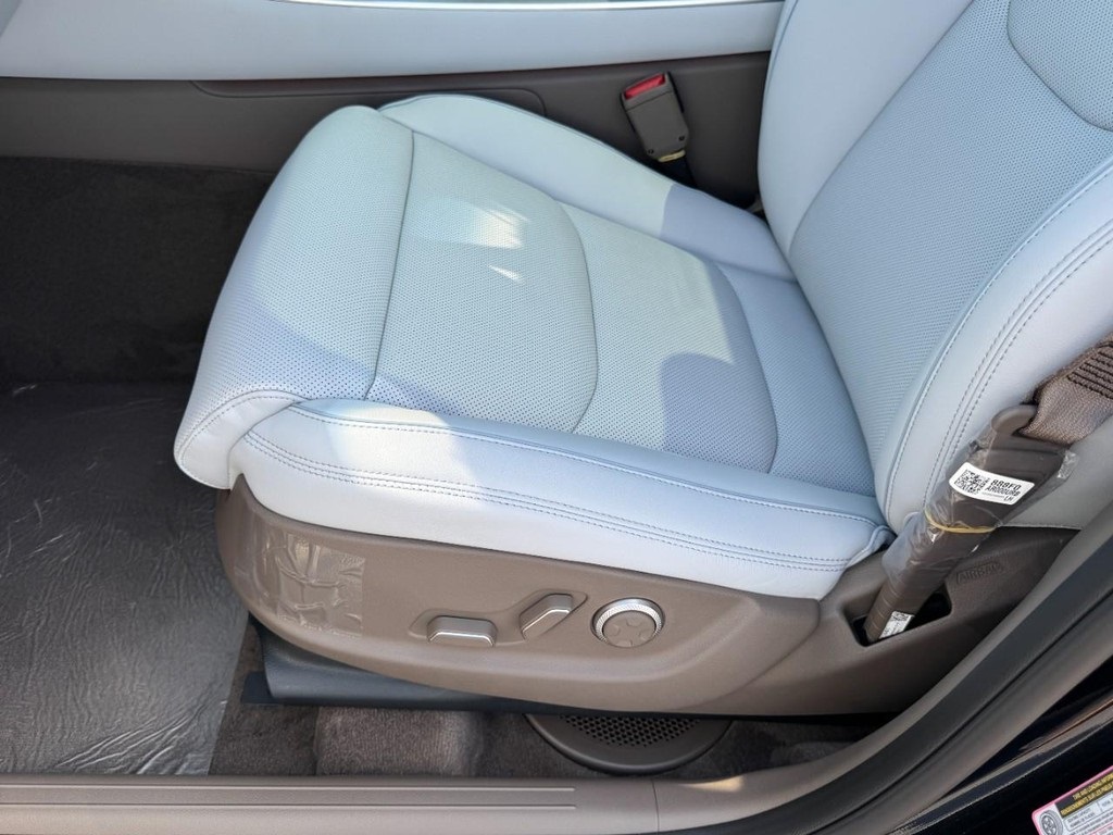 2026 Genesis GV70 2.5T Advanced photo 10
