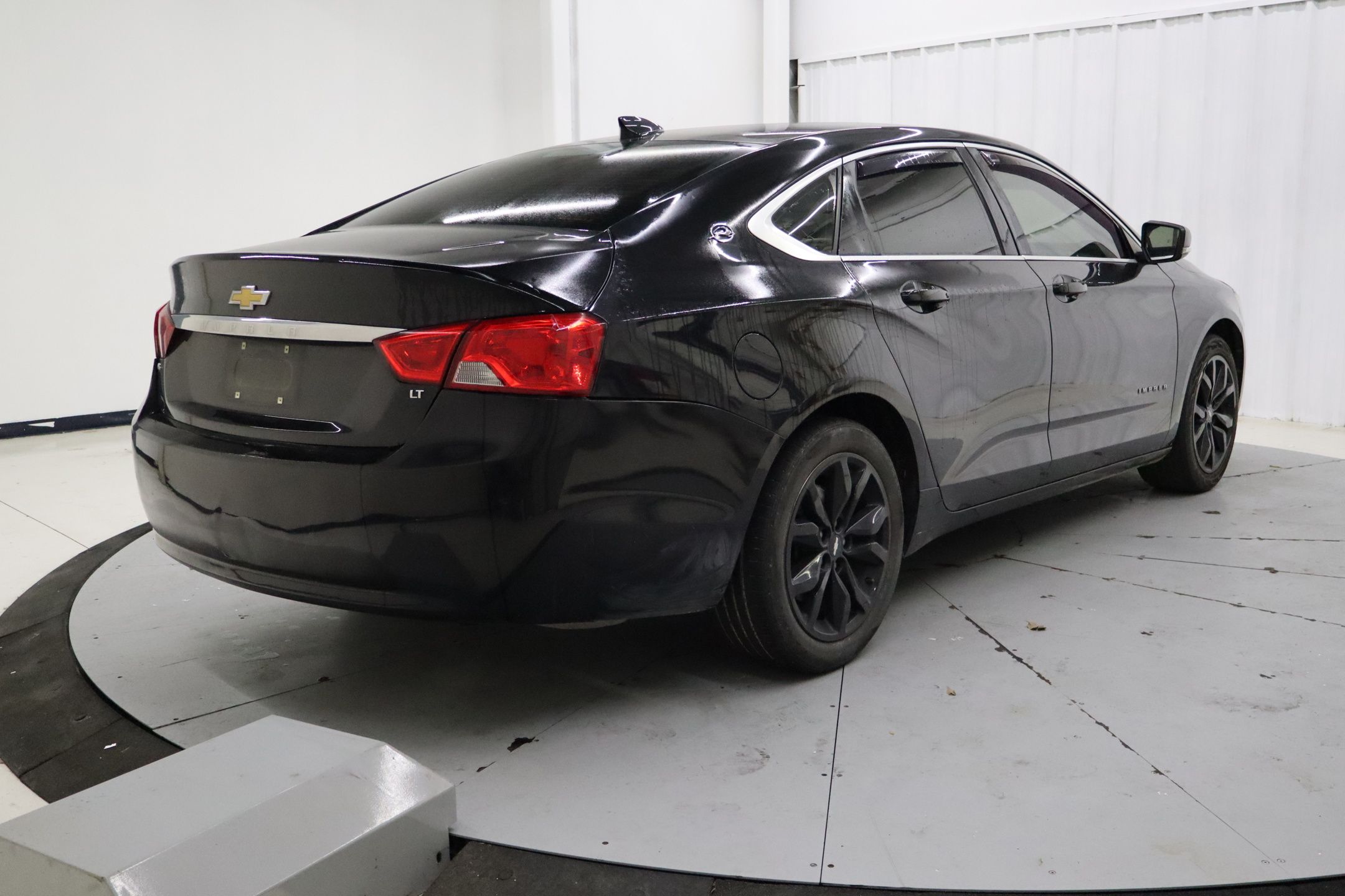 2017 Chevrolet Impala 1LT photo 3