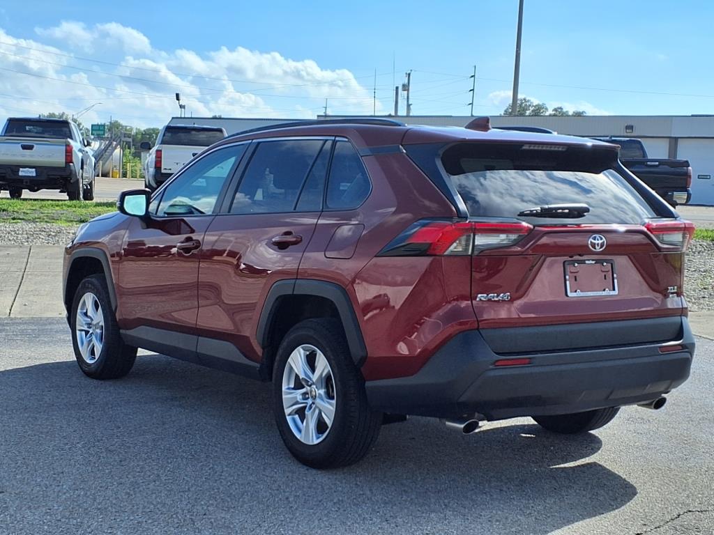 2021 Toyota RAV4 XLE photo 9