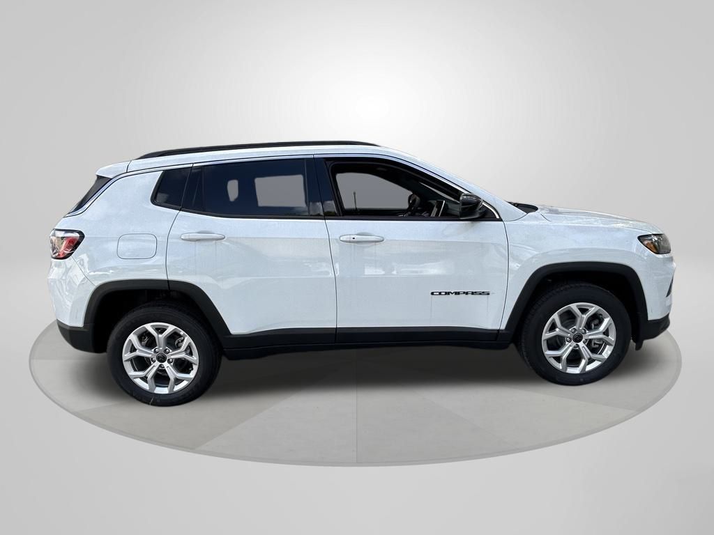 2025 Jeep Compass Latitude photo 8