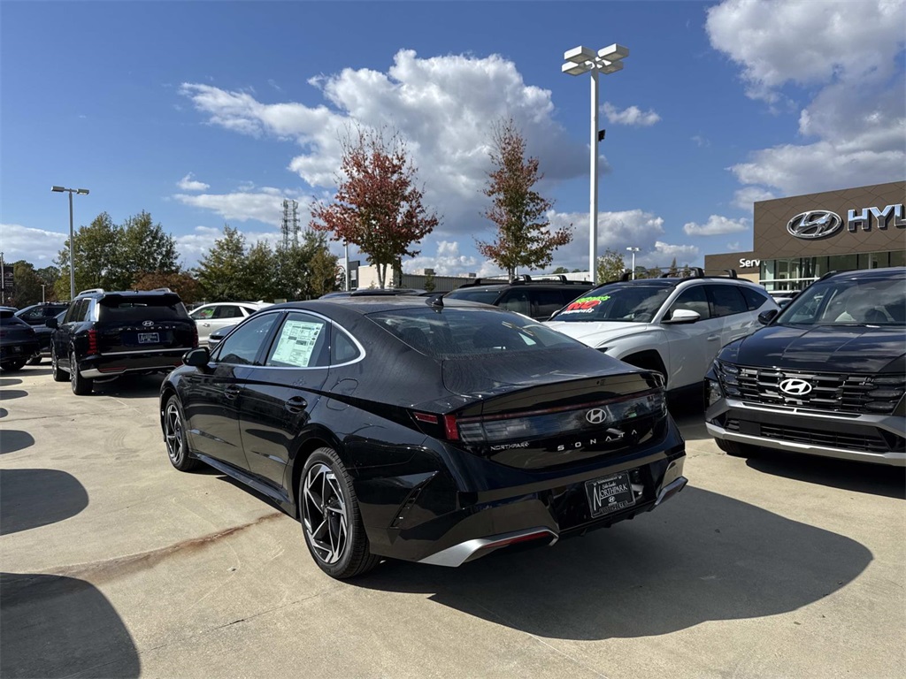 2026 Hyundai Sonata SEL Sport photo 2