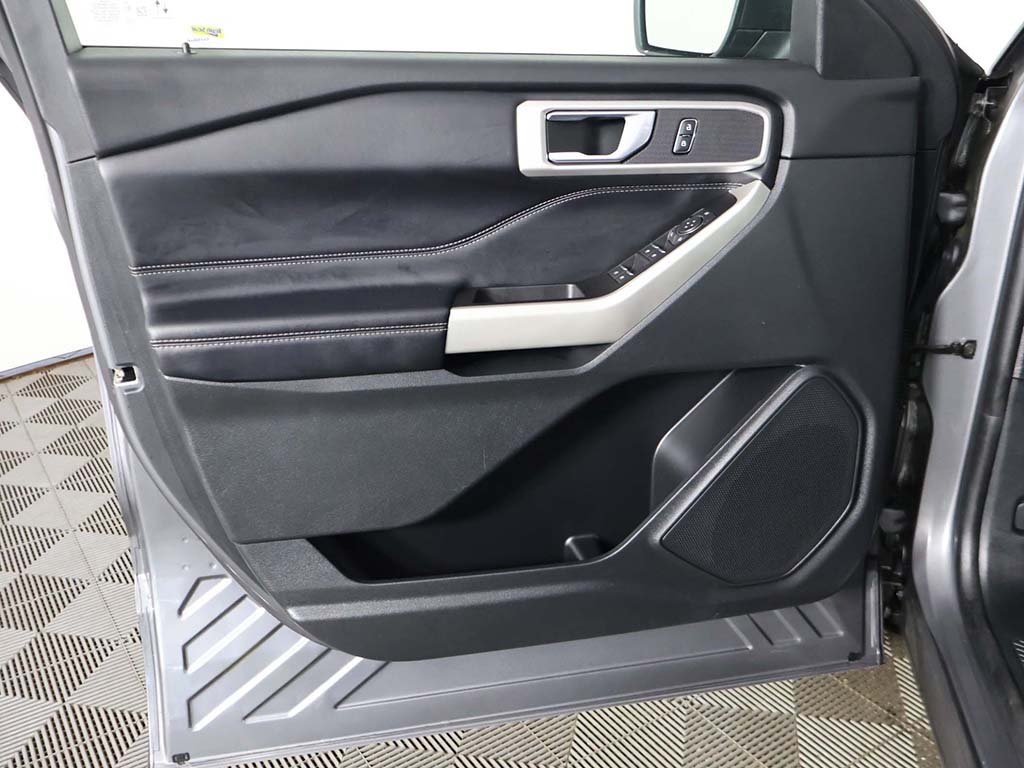 2021 Ford Explorer XLT photo 22