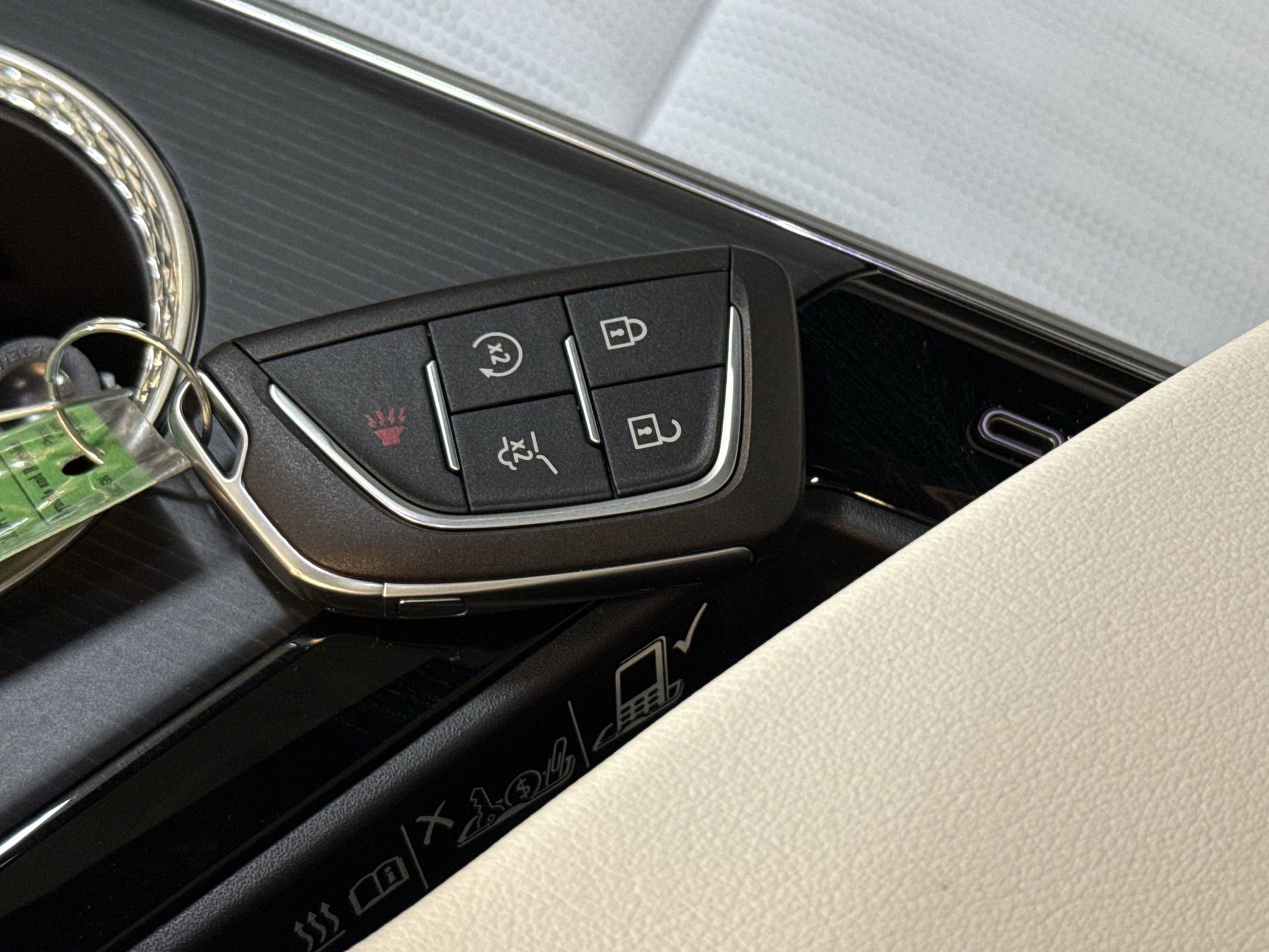 2025 Cadillac Lyriq Sport photo 37