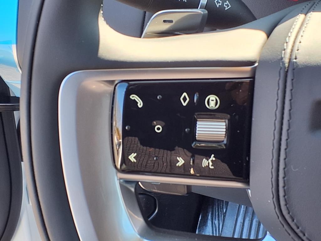 2025 Land Rover Range Rover SE photo 15