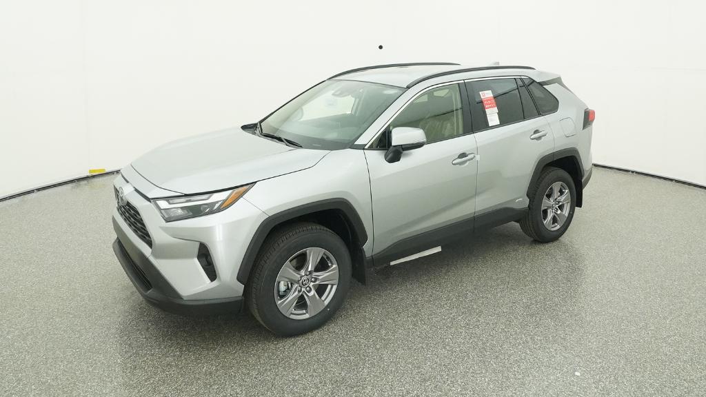 2025 Toyota RAV4 XLE's photo
