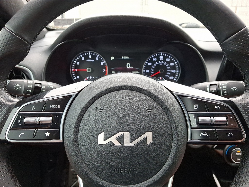 2022 Kia Forte GT-Line photo 19