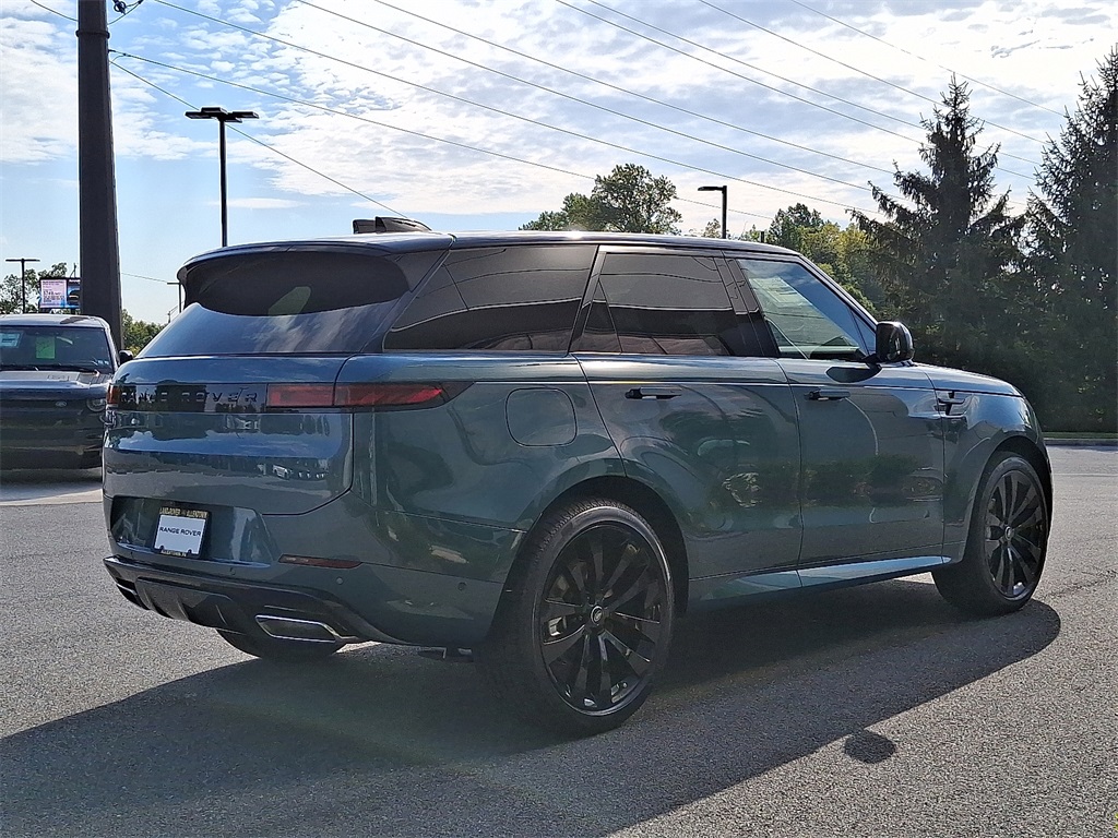 2025 Land Rover Range Rover Sport SE photo 2