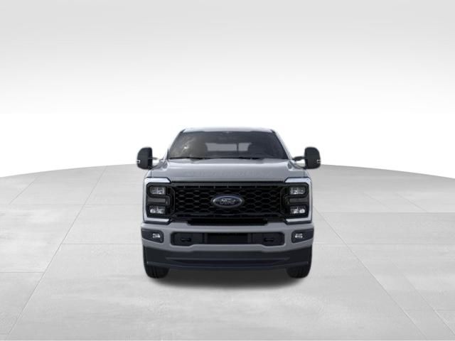 2026 Ford F-350 XLT photo 6