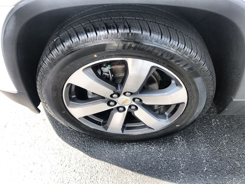 2021 Chevrolet Traverse Leather photo 10