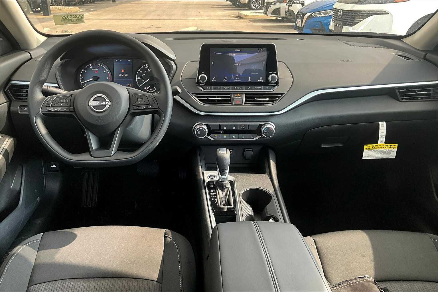 2025 Nissan Altima S photo 5
