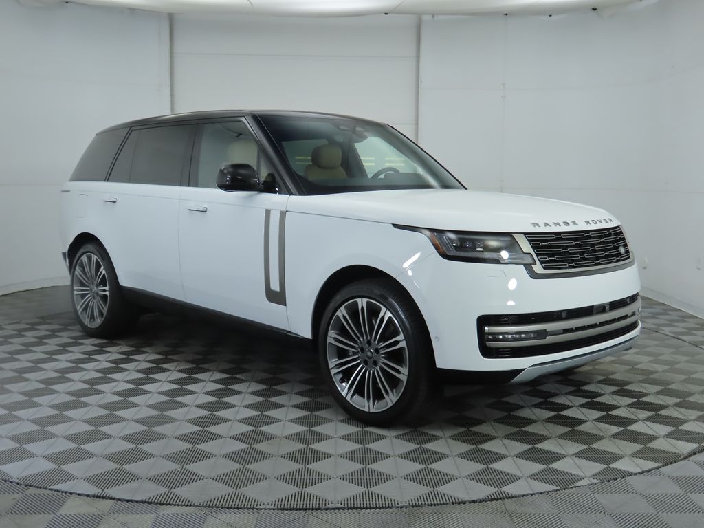 2025 Land Rover Range Rover SE photo 3