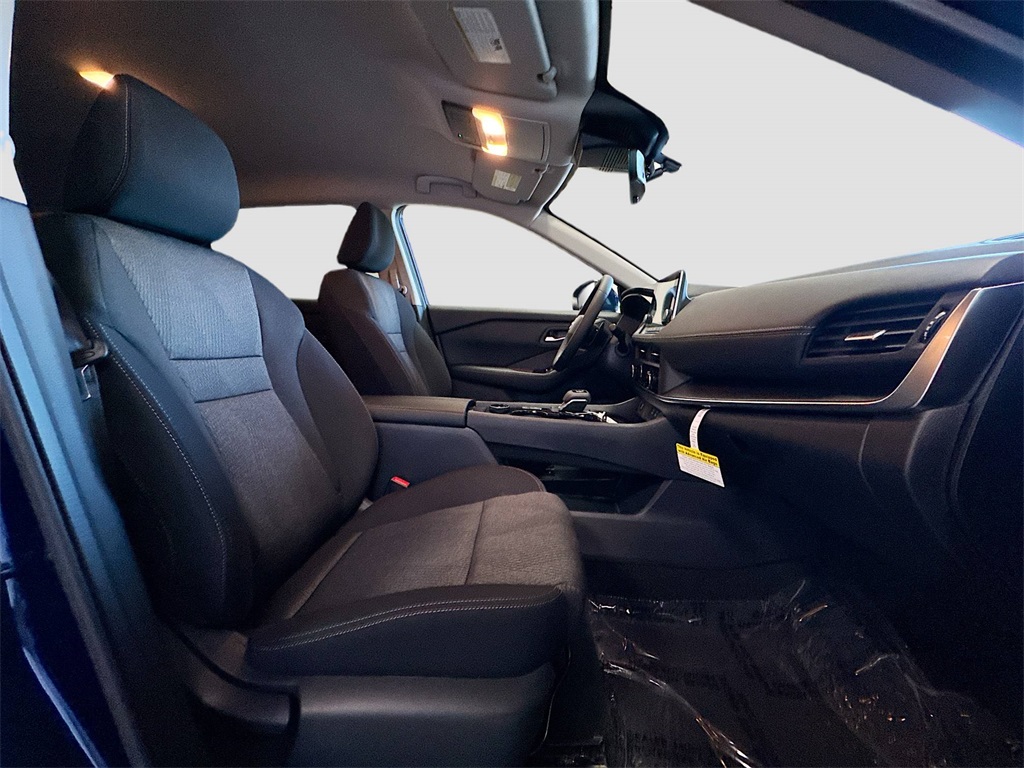 2026 Nissan Rogue SV photo 8