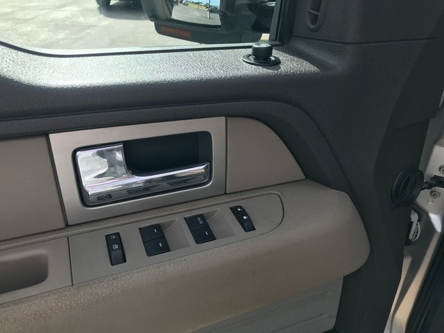 2010 Ford F-150 XLT photo 4